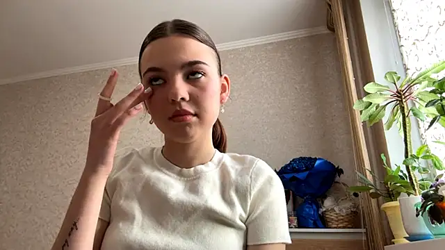 JanePalin online show from April 3, 2026, 2:12 pm