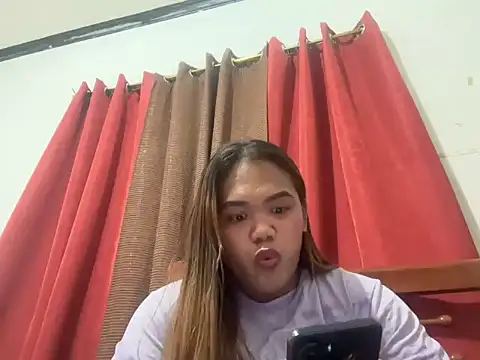 Snapshot of yourhotwild_bella chatting on July 27, 2026, 6:37 pm yourhotwild bella online show from July 27, 2026, 6:37 pm