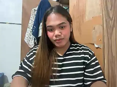Snapshot of yourhotwild_bella chatting on July 29, 2026, 5:23 pm yourhotwild bella online show from July 29, 2026, 5:23 pm