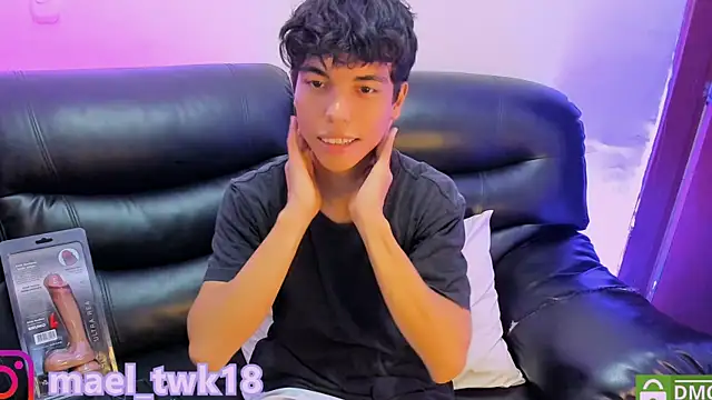 Snapshot of Mael_Twink chatting on April 4, 2026, 7:09 pm Mael Twink online show from April 4, 2026, 7:09 pm