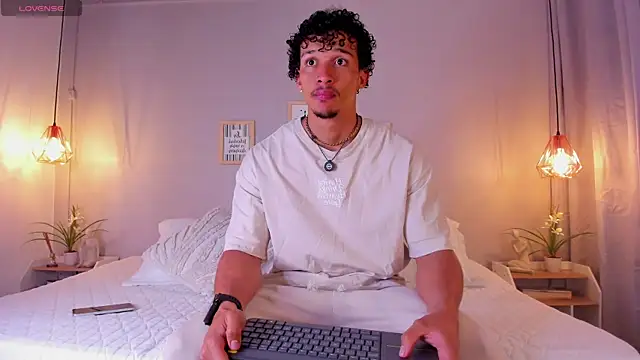 Snapshot of dominik_drake chatting on July 6, 2026, 12:12 pm dominik drake online show from July 6, 2026, 12:12 pm
