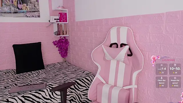Sophi Sweet11 online show from May 16, 2026, 2:38 pm