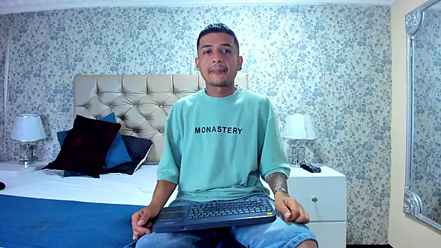 Snapshot of TurnerStar chatting on March 31, 2026, 12:07 pm TurnerStar online show from March 31, 2026, 12:07 pm