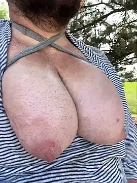 Snapshot of hugemanbreasts chatting on July 19, 2026, 9:33 pm hugemanbreasts online show from July 19, 2026, 9:33 pm