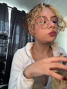Amber-fire online show from May 4, 2026, 5:05 pm