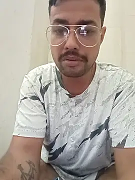 herochoclateboy online show from May 3, 2026, 5:05 pm