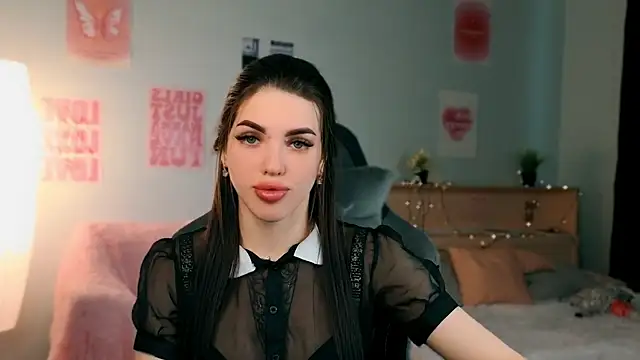 molly rettyy online show from May 14, 2026, 4:31 am