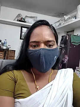 Snapshot of Tamil_Sangeetha chatting on April 19, 2026, 12:33 am Tamil Sangeetha online show from April 19, 2026, 12:33 am