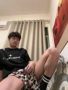 Snapshot of sexyboy-3525 chatting on June 24, 2026, 3:21 pm sexyboy-3525 online show from June 24, 2026, 3:21 pm