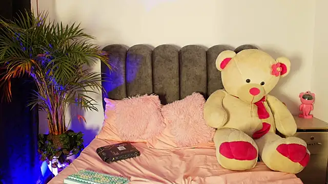 Snapshot of Mia_Sweet_v chatting on April 4, 2026, 5:25 am Mia Sweet v online show from April 4, 2026, 5:25 am