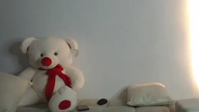 Snapshot of MissDolluxe chatting on June 28, 2026, 4:19 am MissDolluxe online show from June 28, 2026, 4:19 am