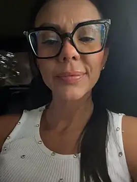 Snapshot of SofiParma chatting on June 7, 2026, 8:25 pm SofiParma online show from June 7, 2026, 8:25 pm