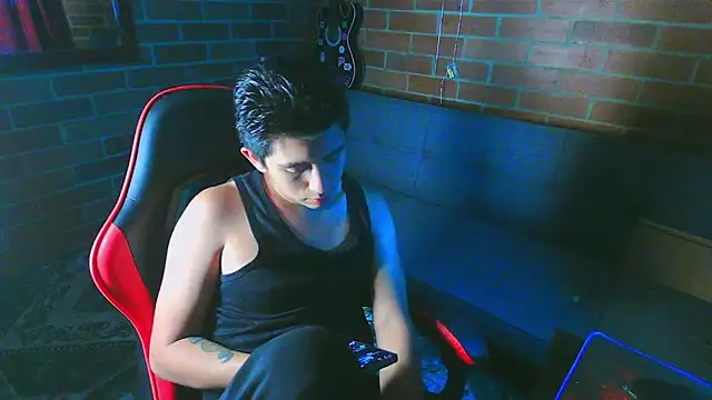 Snapshot of ethann2_ chatting on April 1, 2026, 4:58 am ethann2 online show from April 1, 2026, 4:58 am