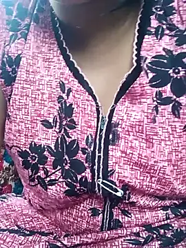 itz-liliroy online show from April 5, 2026, 2:29 am