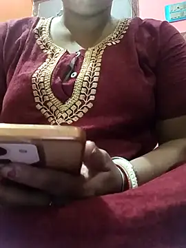 itz-liliroy online show from April 6, 2026, 10:33 pm