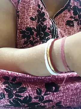 itz-liliroy online show from April 8, 2026, 12:01 am