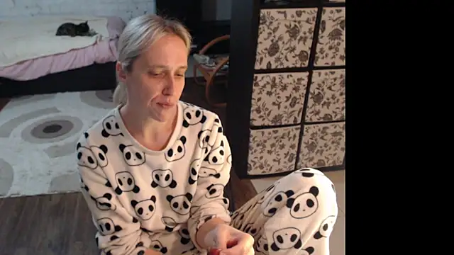Snapshot of Sweet_hot_shrmp chatting on June 25, 2026, 7:52 pm Sweet hot shrmp online show from June 25, 2026, 7:52 pm