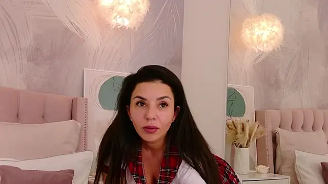 Snapshot of MonicaRamoss chatting on May 4, 2026, 4:54 pm MonicaRamoss online show from May 4, 2026, 4:54 pm