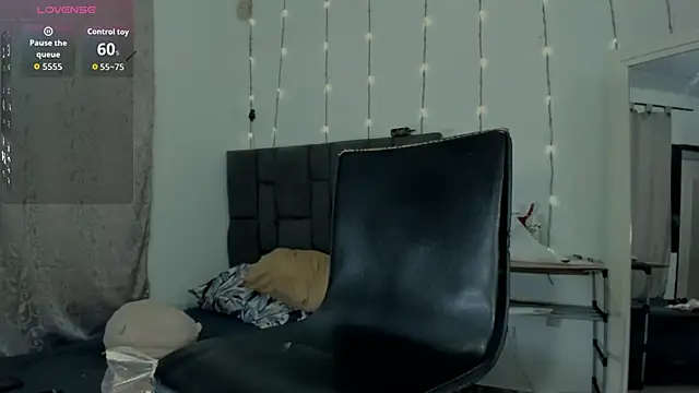 Snapshot of sweetsivonny chatting on April 4, 2026, 7:48 am sweetsivonny online show from April 4, 2026, 7:48 am