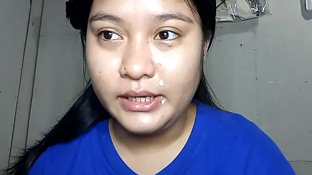 BrandeePhatdouang online show from April 3, 2026, 11:22 pm