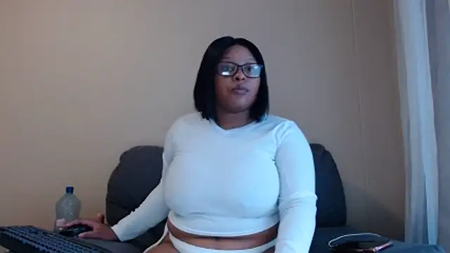 xxZoeyx online show from March 23, 2026, 4:56 am