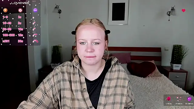 Snapshot of KittyCutest chatting on March 30, 2026, 8:38 am KittyCutest online show from March 30, 2026, 8:38 am