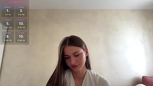 HallieHollo online show from June 27, 2026, 12:00 pm