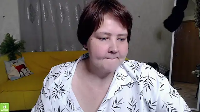 QUEEN02030 online show from April 22, 2026, 3:08 pm