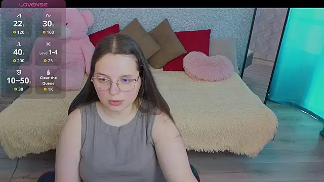 SofiDreamm online show from June 23, 2026, 2:37 pm