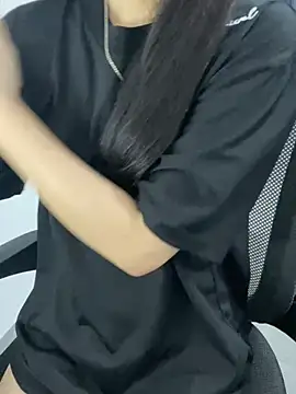 Annie nii online show from April 28, 2026, 2:27 am