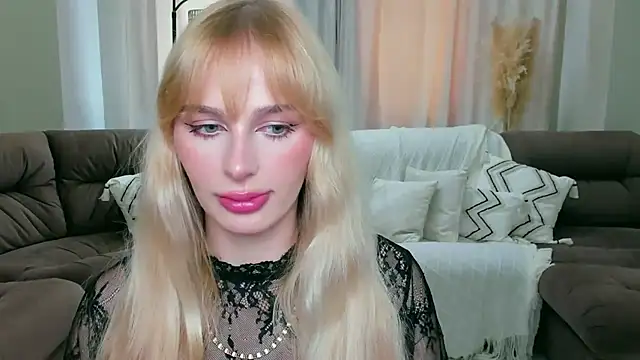 Snapshot of blonde__flirt chatting on April 9, 2026, 5:20 am blonde flirt online show from April 9, 2026, 5:20 am