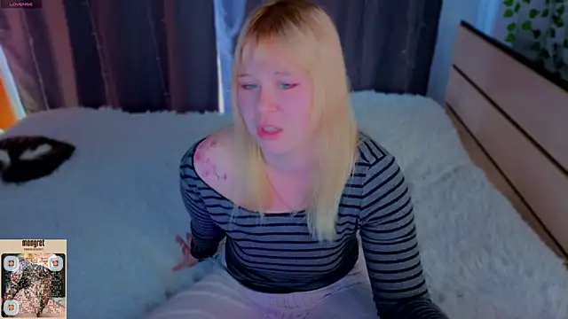 unburnedgirl online show from May 10, 2026, 7:23 am