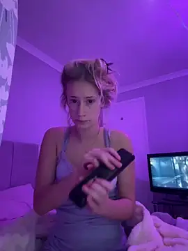 Snapshot of Goldenfairy chatting on April 15, 2026, 8:53 pm Goldenfairy online show from April 15, 2026, 8:53 pm