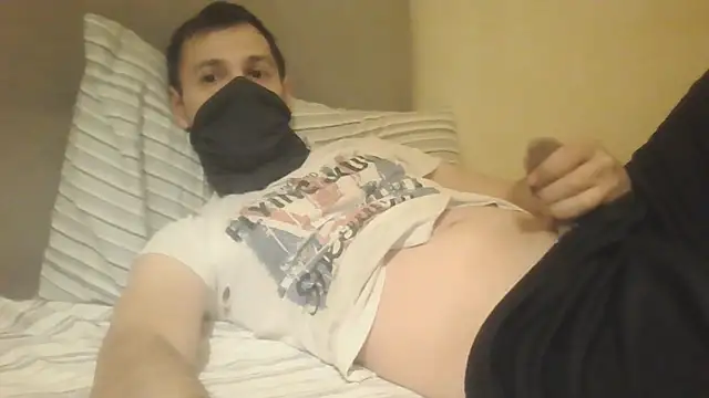 Snapshot of miguel_edg01 chatting on May 24, 2026, 12:21 am miguel edg01 online show from May 24, 2026, 12:21 am