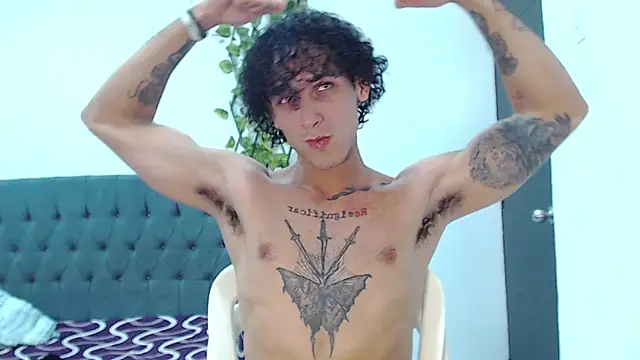 Snapshot of Dann_carterr chatting on April 1, 2026, 2:13 am Dann carterr online show from April 1, 2026, 2:13 am