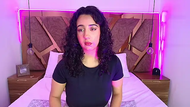 bella swwan  online show from July 8, 2026, 2:40 pm