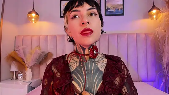 Luana fiore online show from May 14, 2026, 12:24 pm