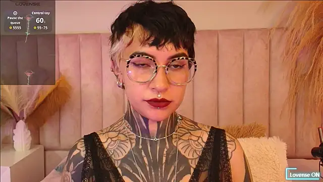 Luana fiore online show from April 20, 2026, 12:19 pm