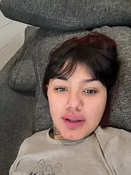 Abrildqquino online show from June 11, 2026, 3:42 pm