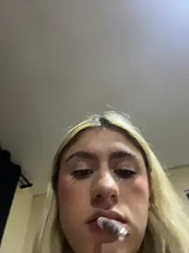 Lia fire online show from April 30, 2026, 3:02 am