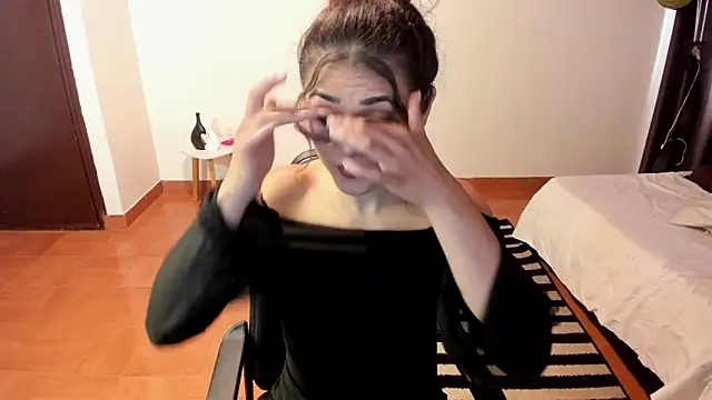 FreyaRouge online show from April 29, 2026, 6:14 pm