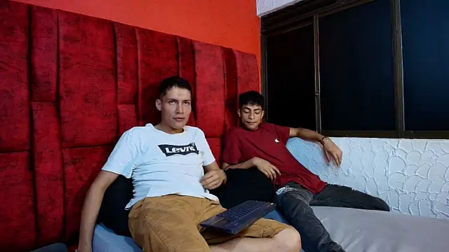 Snapshot of LuckandSamuel chatting on April 13, 2026, 2:15 am LuckandSamuel online show from April 13, 2026, 2:15 am