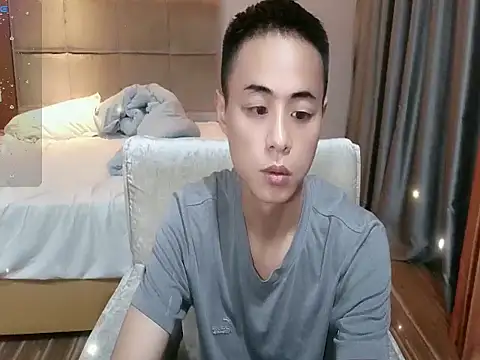 Snapshot of davidboys chatting on April 13, 2026, 7:23 am davidboys online show from April 13, 2026, 7:23 am
