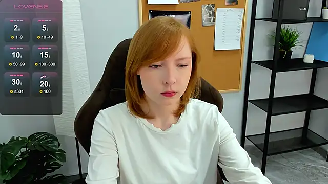 CherryCrushLove online show from May 12, 2026, 5:37 am