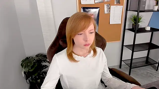 CherryCrushLove online show from April 30, 2026, 5:58 am