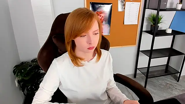 CherryCrushLove online show from April 29, 2026, 5:55 am