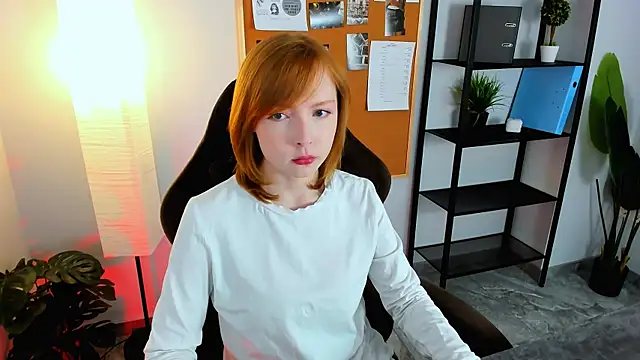 CherryCrushLove online show from May 11, 2026, 6:04 am