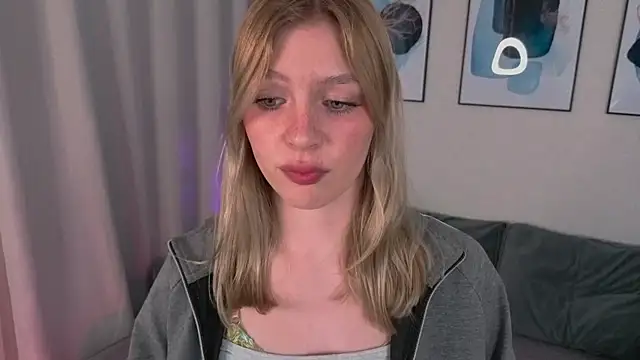 PatriciaaReed online show from May 6, 2026, 9:52 pm