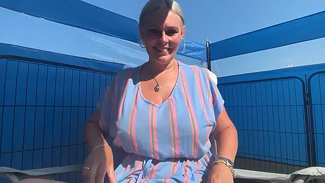 Snapshot of BustySwingingSlut chatting on July 8, 2026, 8:37 am BustySwingingSlut online show from July 8, 2026, 8:37 am