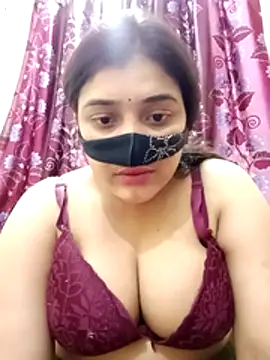 Joya-22 online show from April 3, 2026, 9:10 pm